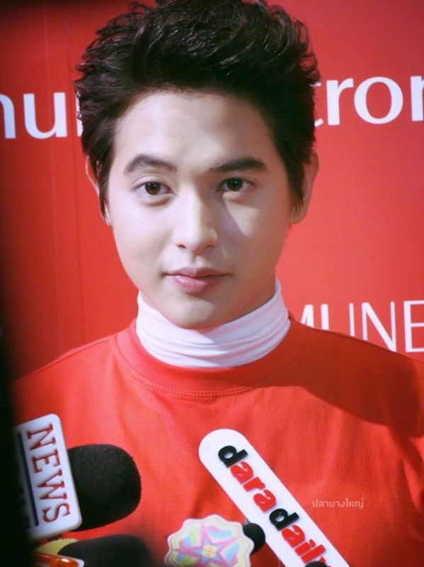 hoang-tu-nu-cuoi-james-jirayu-thua-nhan-da-co-ban-gai-tu-lau 1