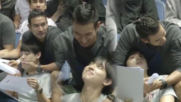hoang-tu-nu-cuoi-james-jirayu-thua-nhan-da-co-ban-gai-tu-lau 2