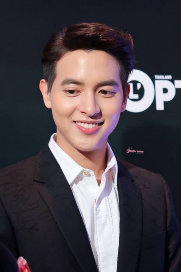 hoang-tu-nu-cuoi-james-jirayu-thua-nhan-da-co-ban-gai-tu-lau 8